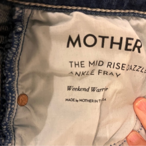 Mother Denim Mid Rise Dazzler Ankle Fray - Picture 5 of 7